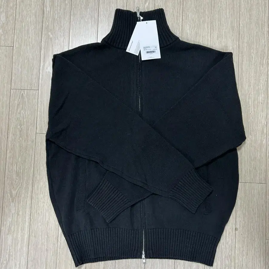 (새상품)월스와일무브먼트 2WAY KNIT ZIP-UP black