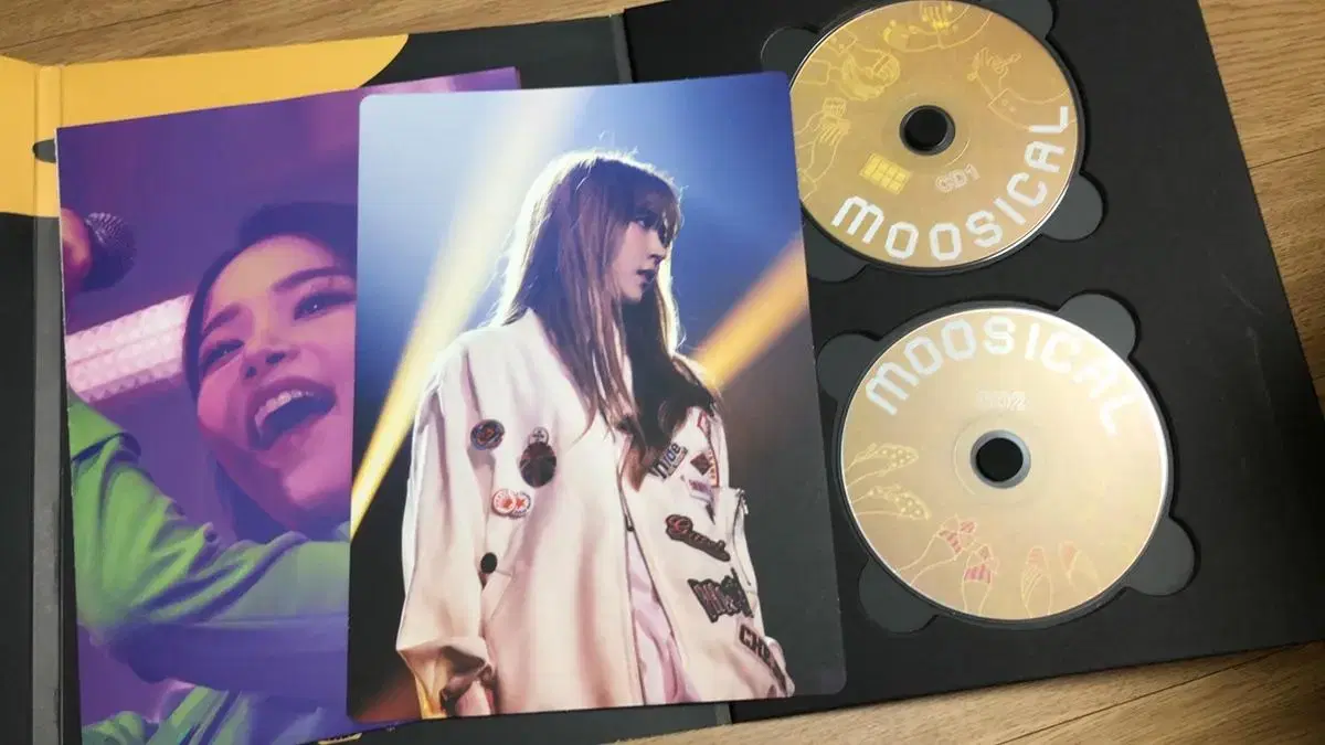 Mamamoo Mulitcolor Photobook