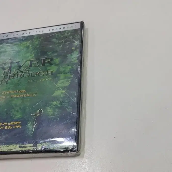 흐르는강물처럼DVD  미개봉  실사진12장참조  무료배송