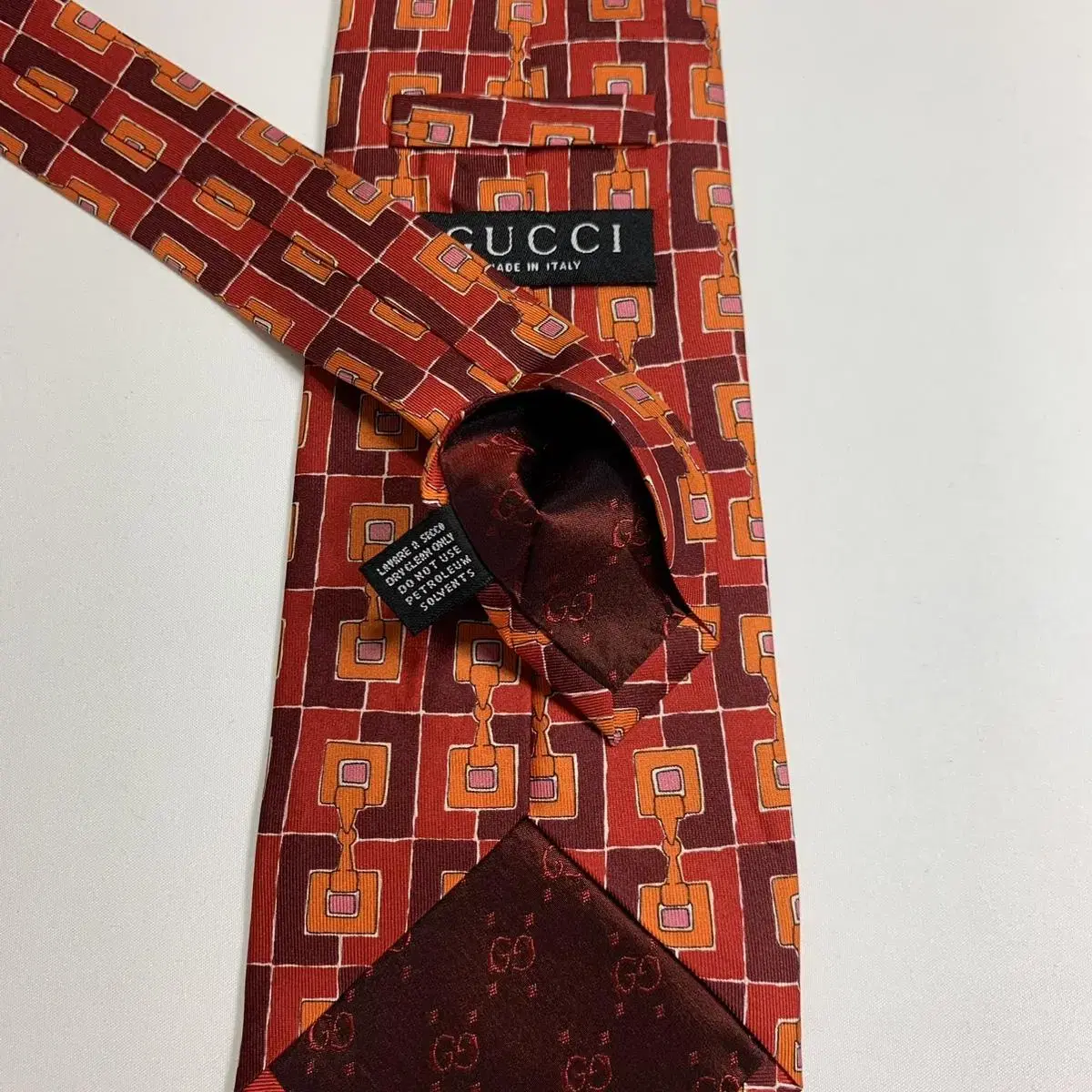 구찌(GUCCI) 새상품급 명품 넥타이 정장코디 S등급 9.5cm