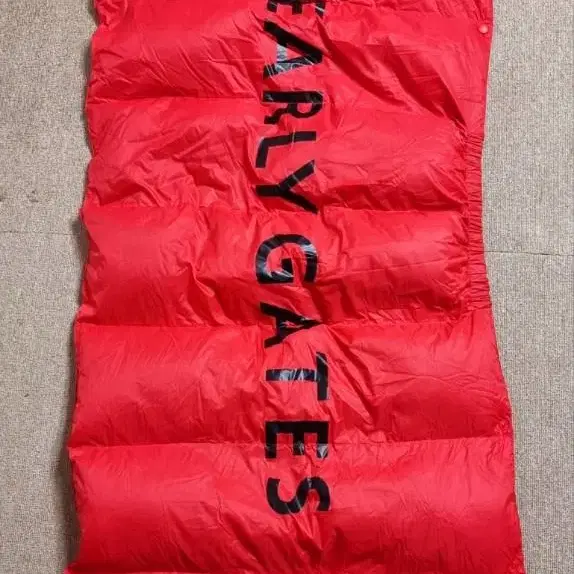 파리게이츠 정품 Goose blanket(Black.Red)