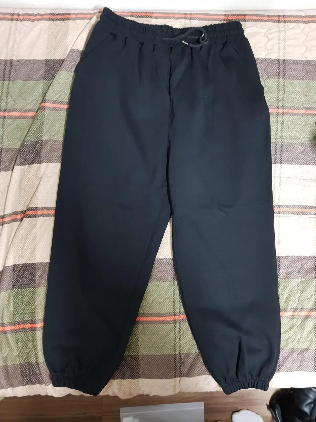 Under 70 Jogger Pants size L