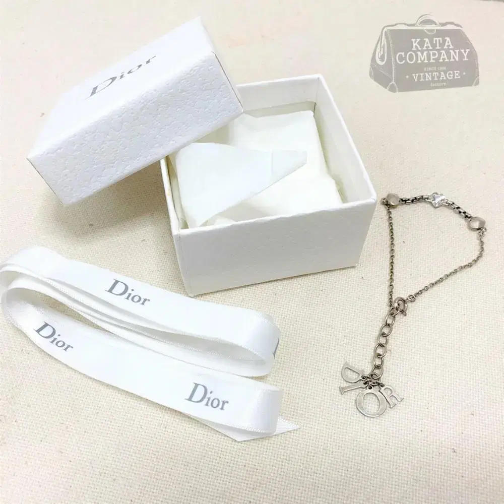 DIOR 디올 이니셜 드롭 하트스톤 체인 팔찌 브레이슬릿 A565