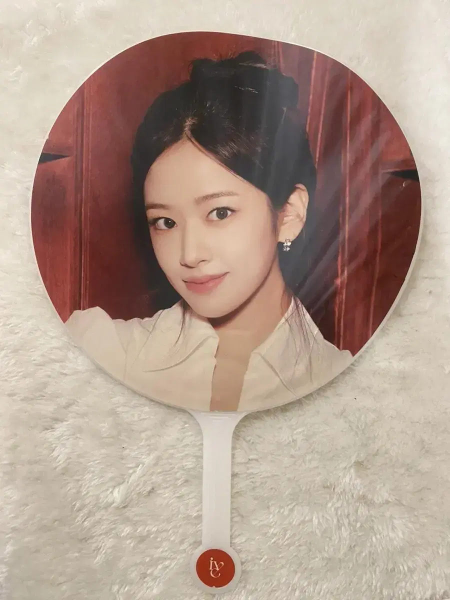 I'm selling my old ahn yujin fan con pickets (through 1/27).