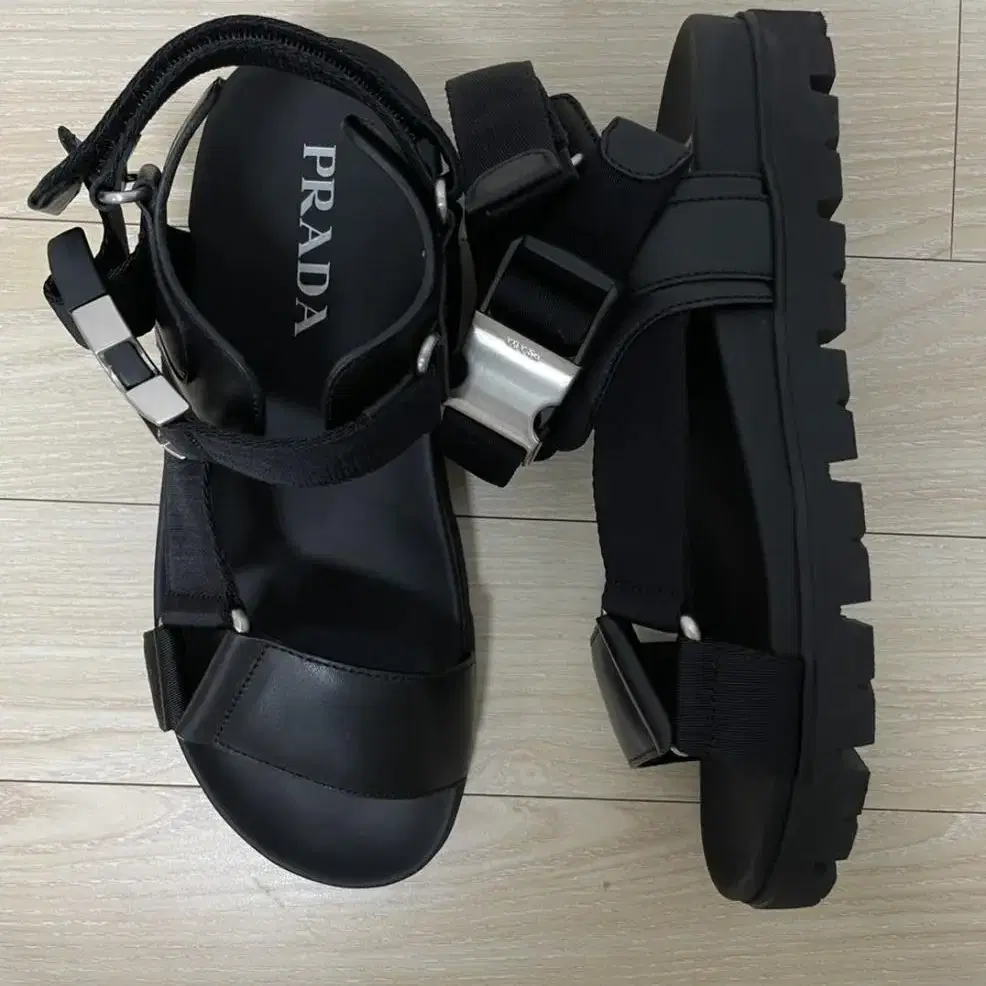 프라다 (PRADA) 샌달/샌들 UK6.5 블랙 (255-260적절) 1