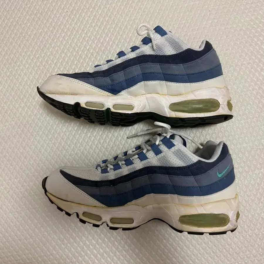 275사이즈 맥스95 흰하남 Nike Air Max 95 Slate