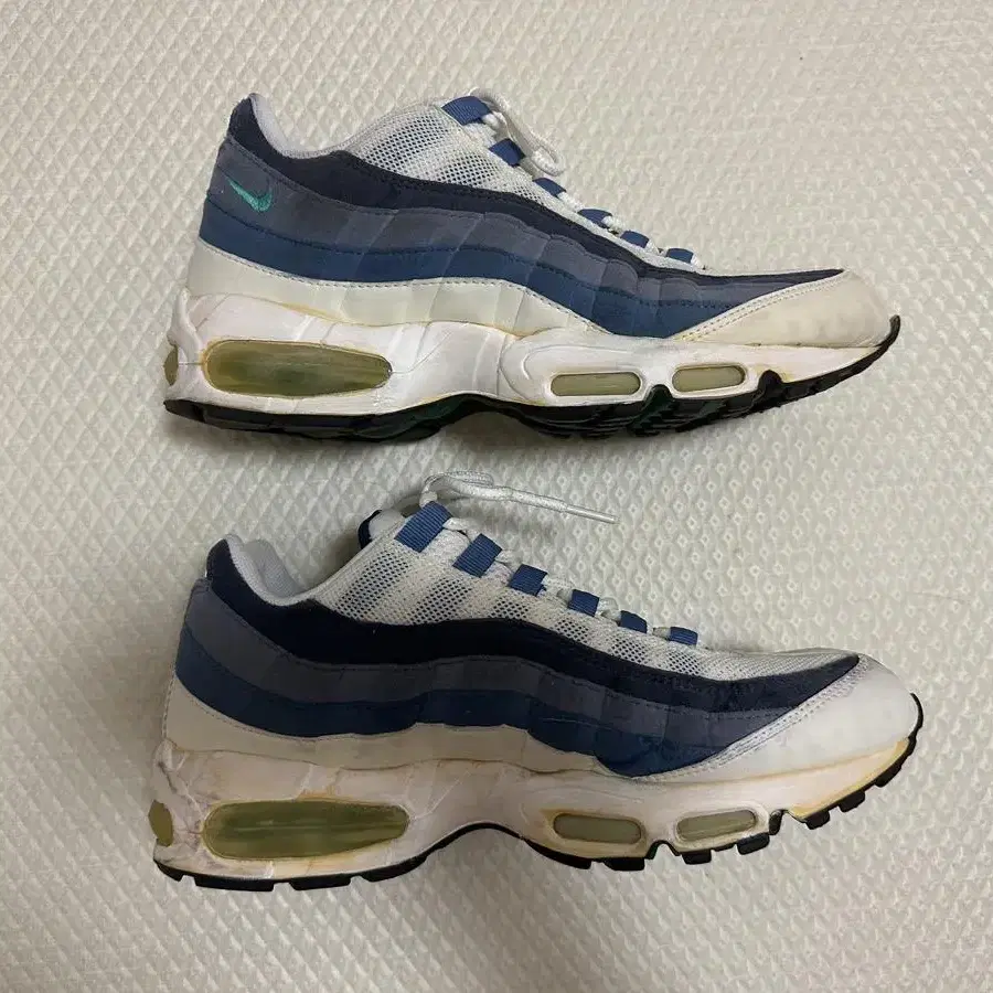 275사이즈 맥스95 흰하남 Nike Air Max 95 Slate