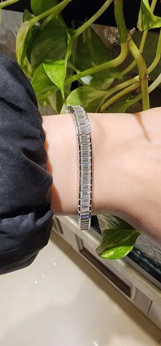 Emerald cut moissanite tennis bracelet 16cmBase price