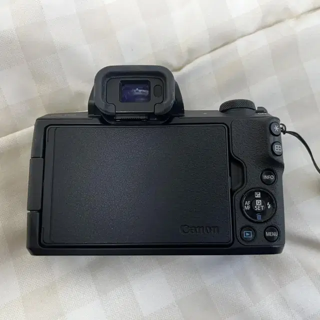 EOS M50(캐논 m50) 15-45mm+22mm 판매합니다.