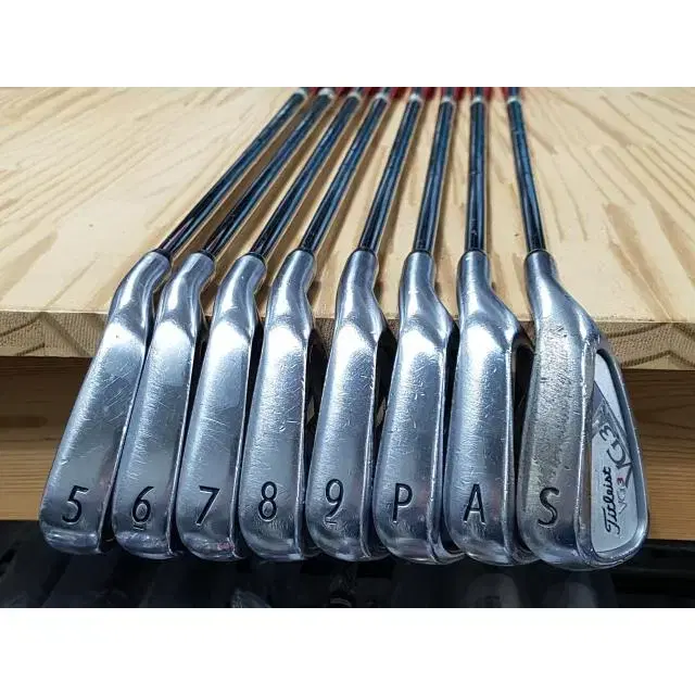 Titleist NEW VG3 FORGED IRONSET 5-S (8I) D...