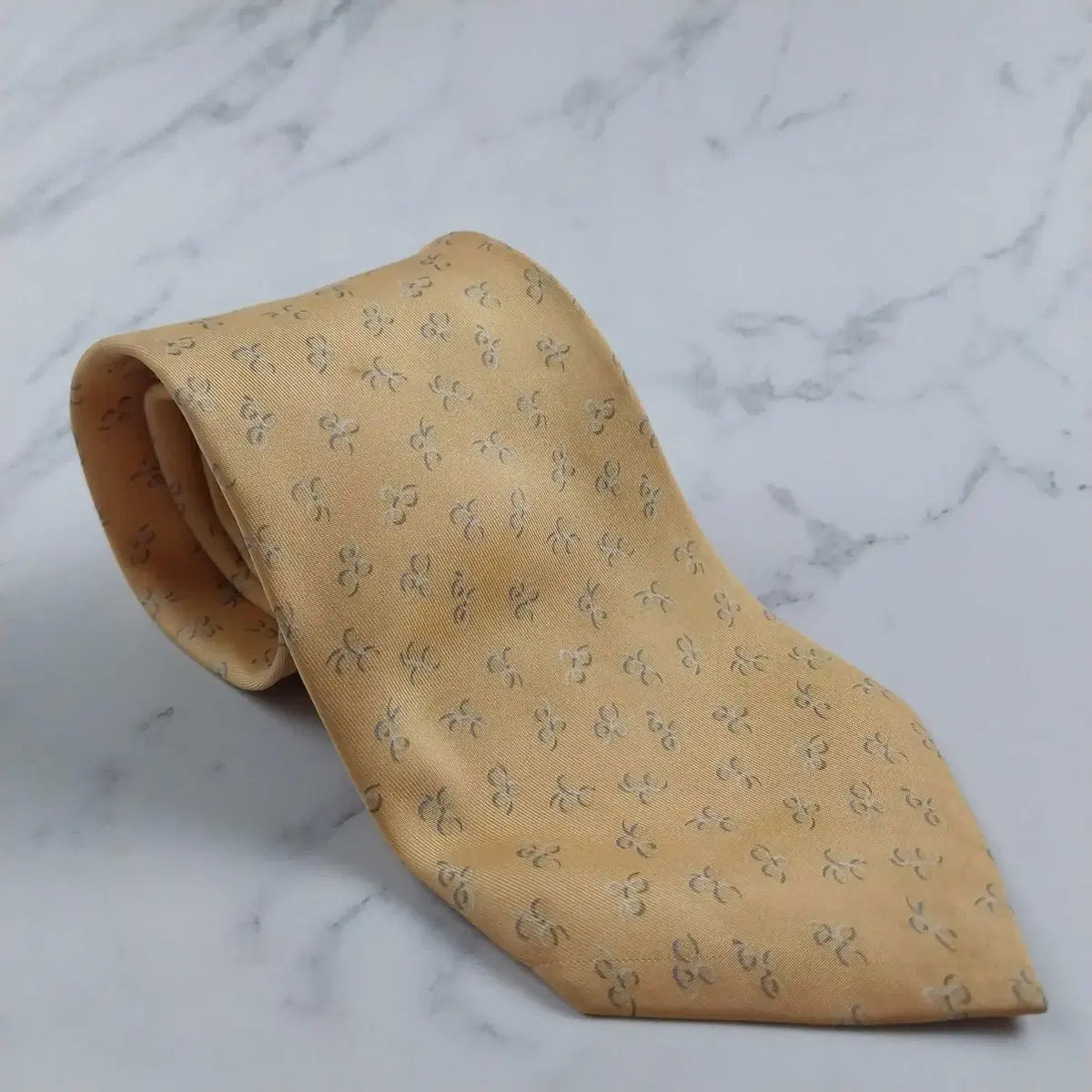 Ferragamo Genuine Luxury Necktie 9.1cm Grade A to B A13914