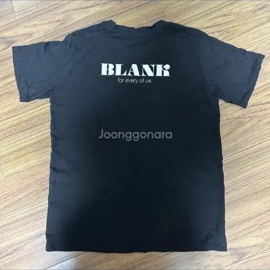 Blank 부들부들 재질좋은 검은색 티셔츠