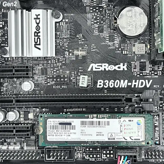 ASRock i5-9600K 3.7Ghz RAM 32G 조립PC 팝니다.