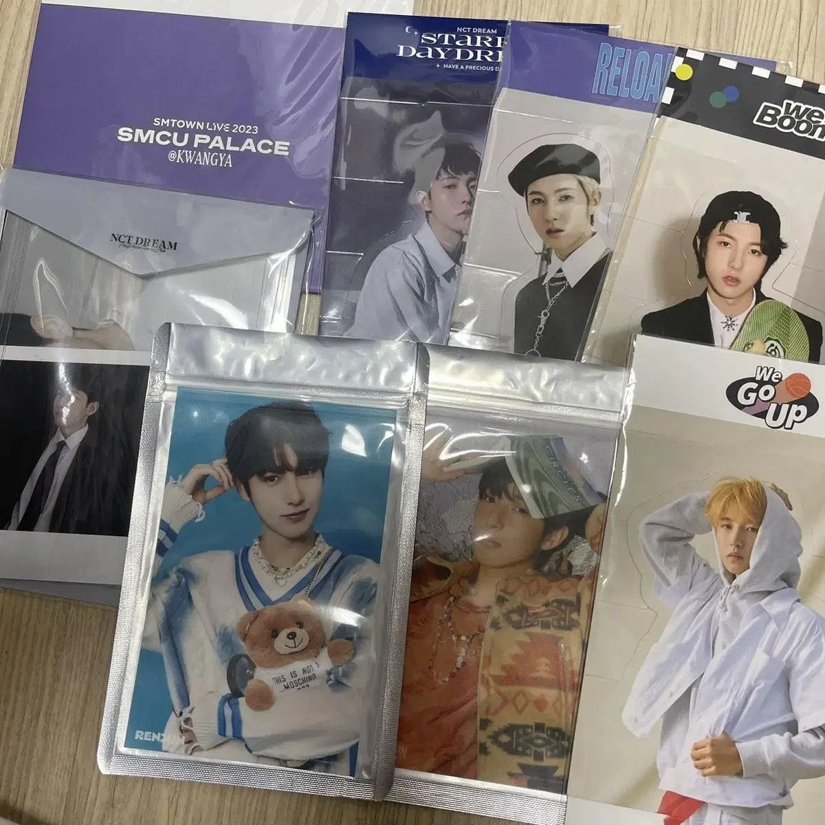 NCT Dream renjun Goods (Seasons Greetings Photo Pack, AR Ticket, Hologram Photo Card Set)