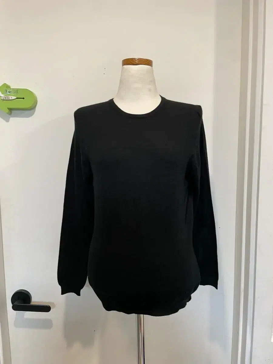 Gaimatiolo Black Knit