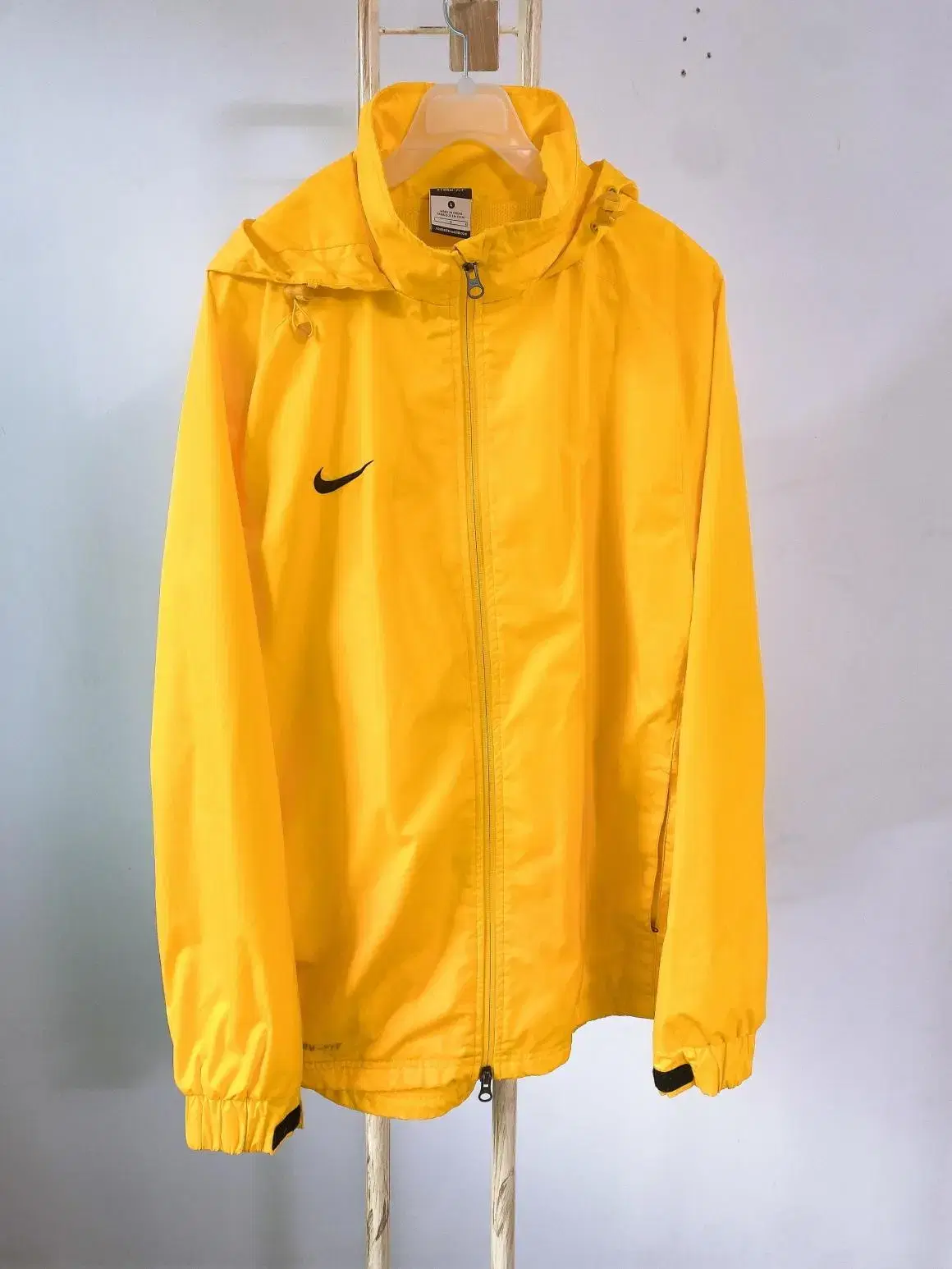 MontVintage(105)NikeMenJumpers