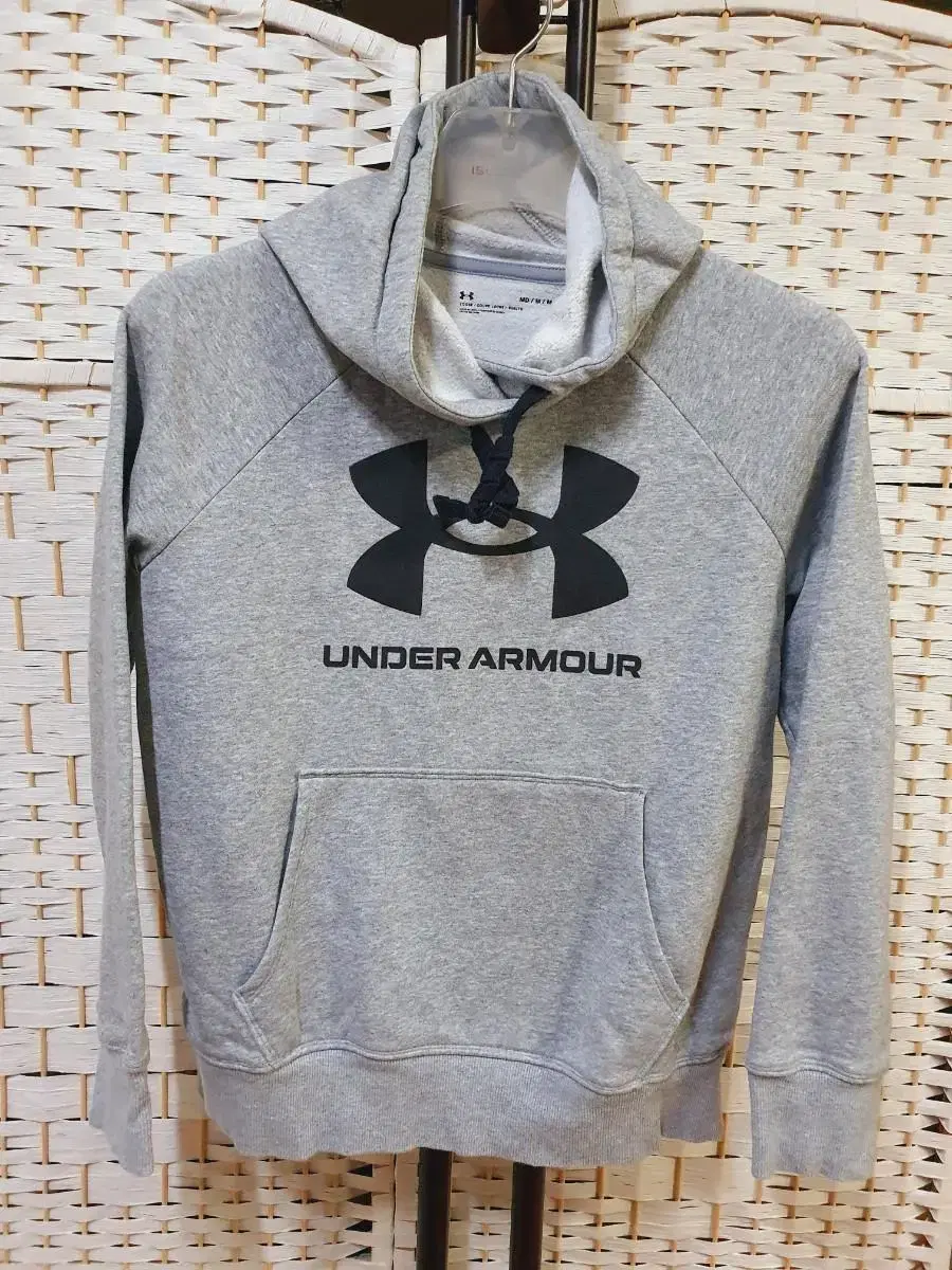 (0789) Under Armour Sports Hoodie 95 M