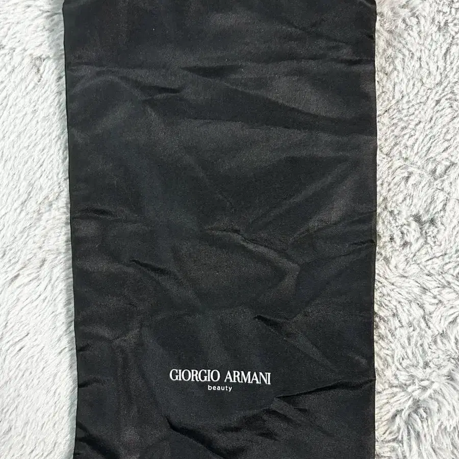 GIORGIO ARMANI 아르마니 더스트백 판매합니다.  택배, 직거래