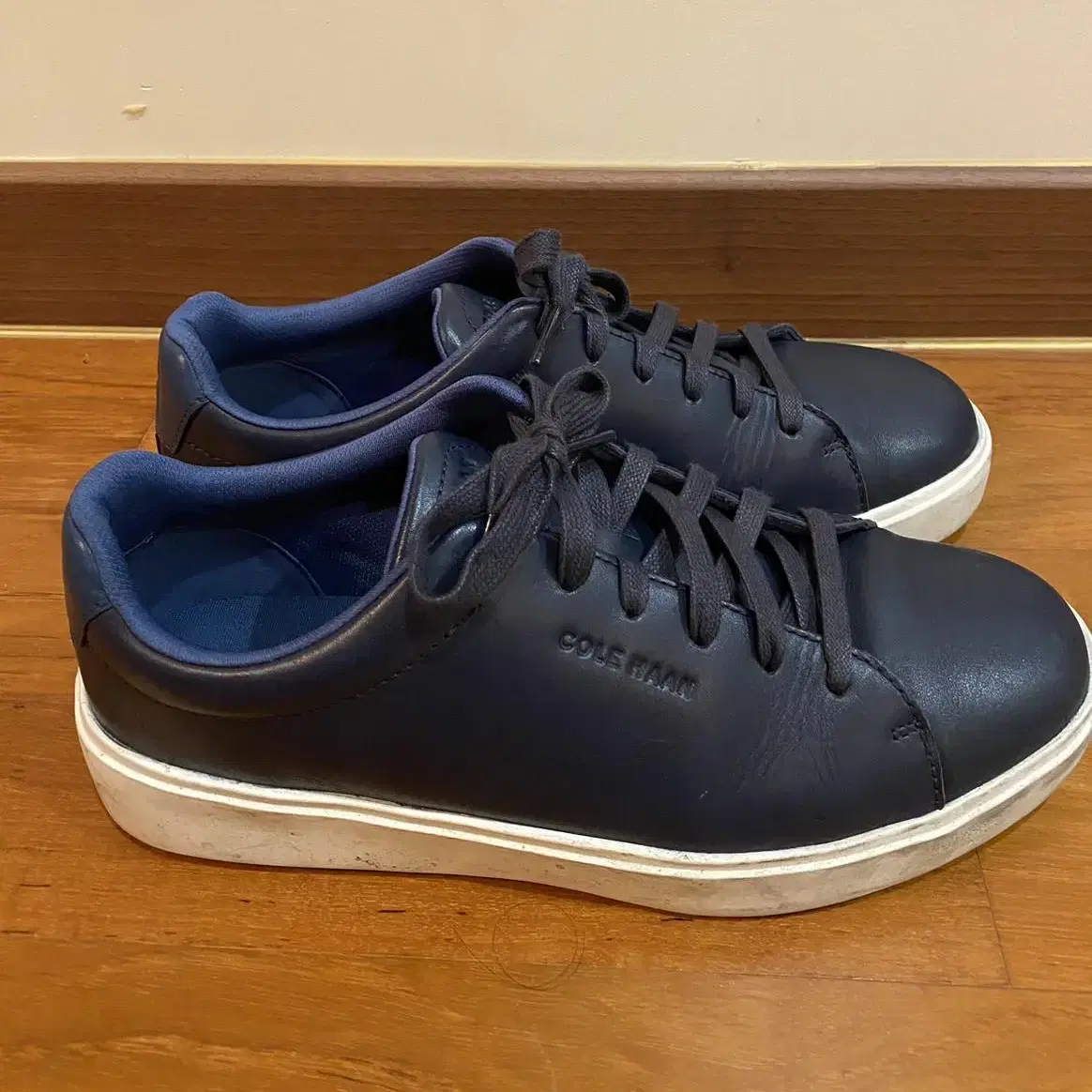 콜한 COLE HAAN 스니커즈  <한번신은 새제품, 반값!>