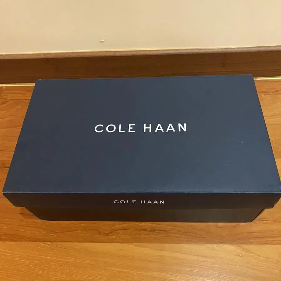 콜한 COLE HAAN 스니커즈  <한번신은 새제품, 반값!>