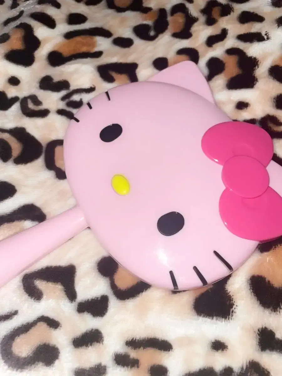 cutiebbozzak hellokitty mirror