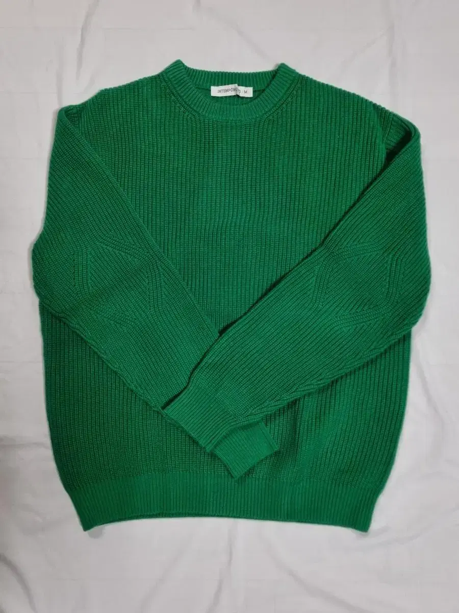 Intemperate knit in green size M