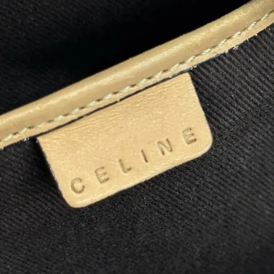 CELINE 셀린느 마카담 블라종 숄더백