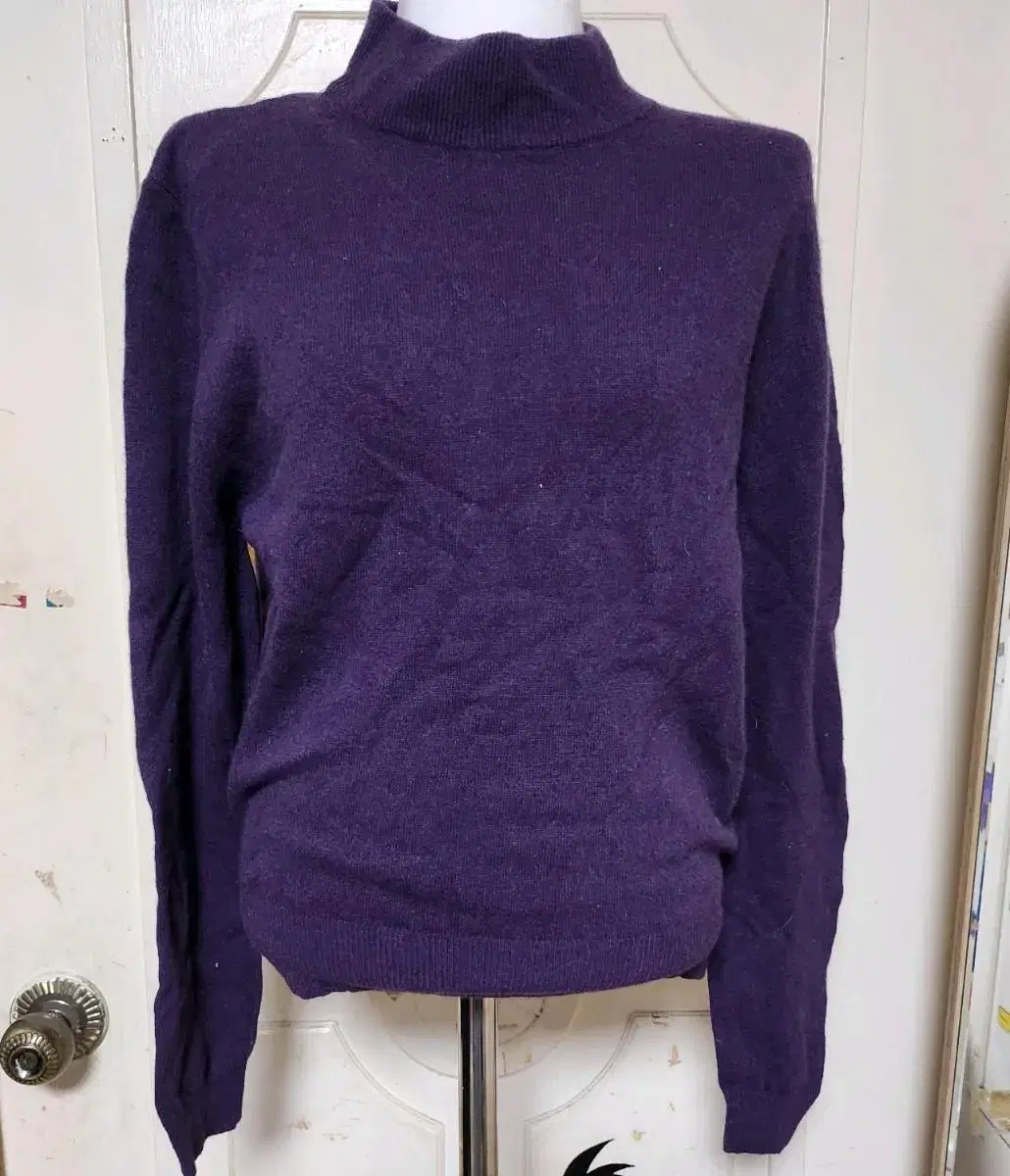 (M) Benetton Purple Knit T-shirt