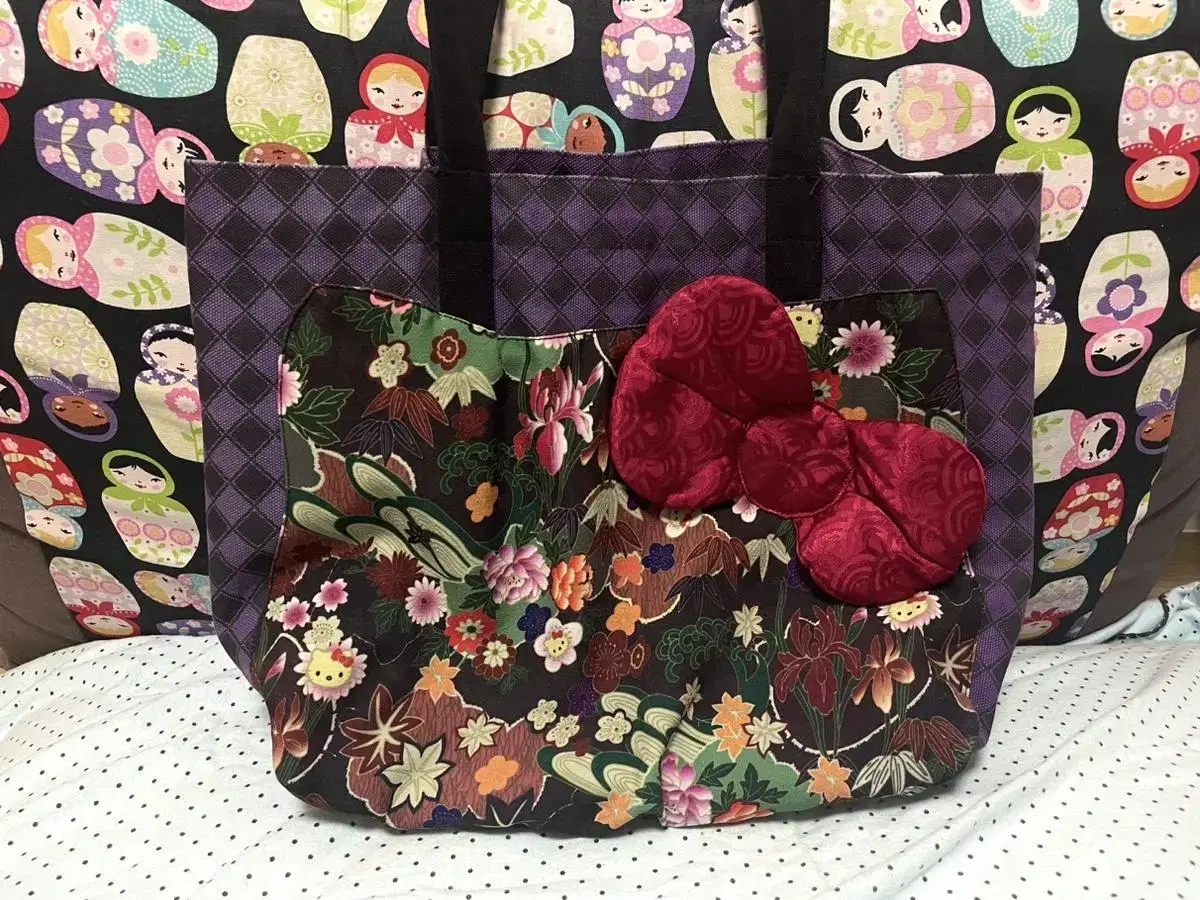 GOUK GOUK x Hello Kitty Whirlwind Bag