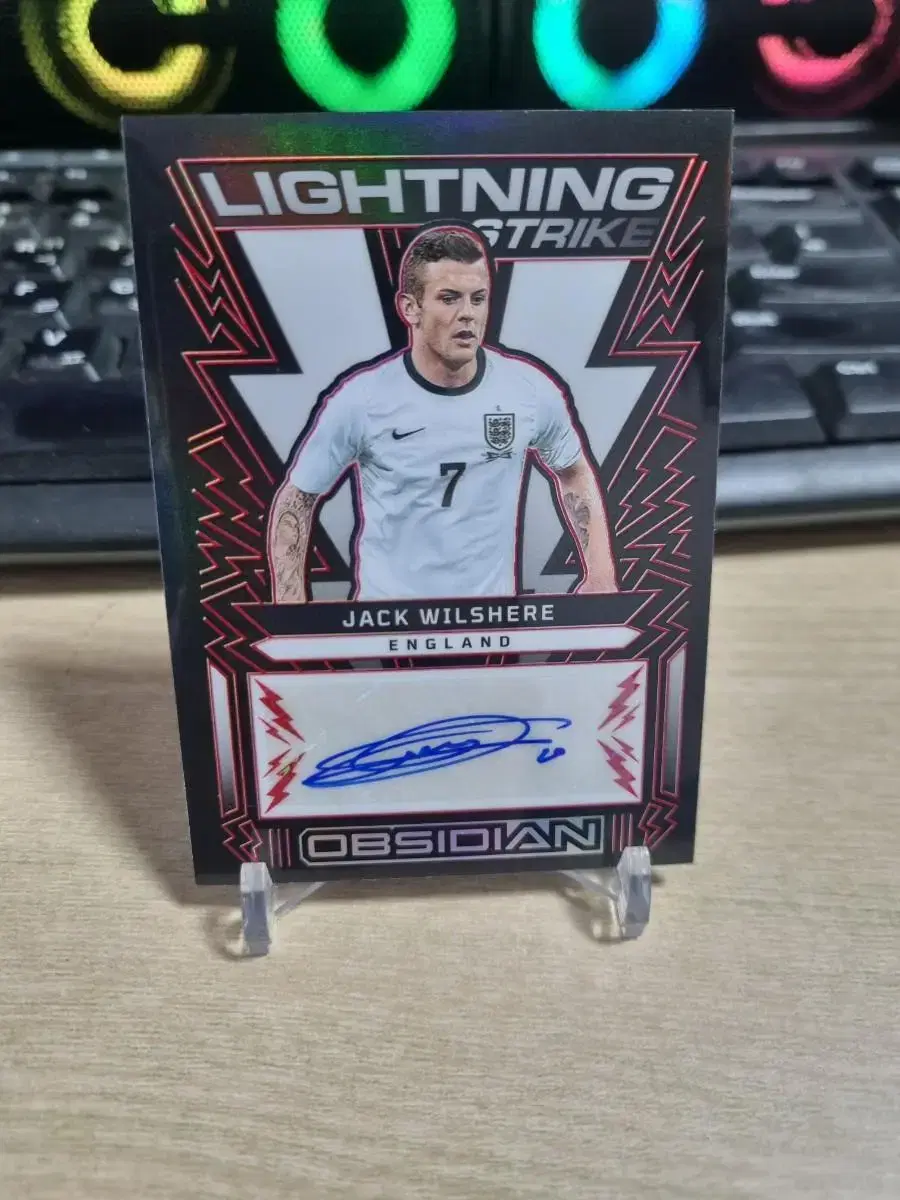 22-23 Panini Obsidian 25 Limited Arsenal Jack Wilshere Autographed Autofootball Card