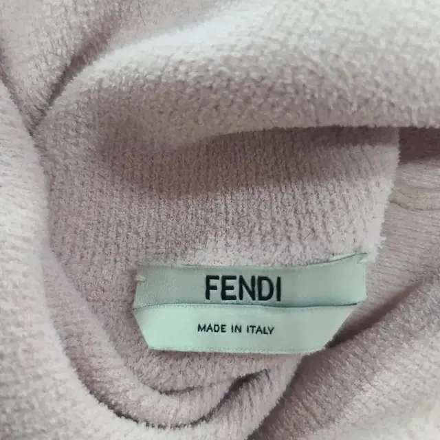 FENDI 여자목폴라티38