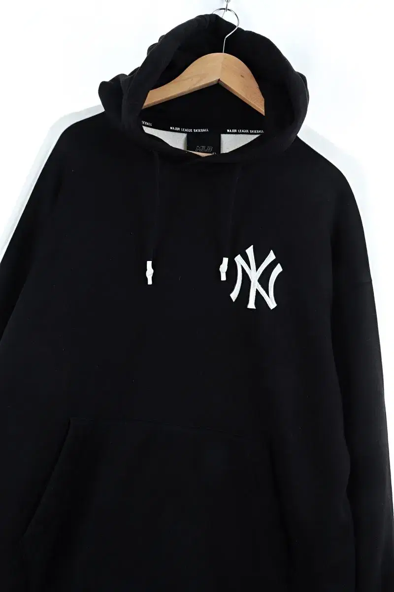 (L) MLB M.L.B. Hoodie Yankees Black Limited Edition - A4A0