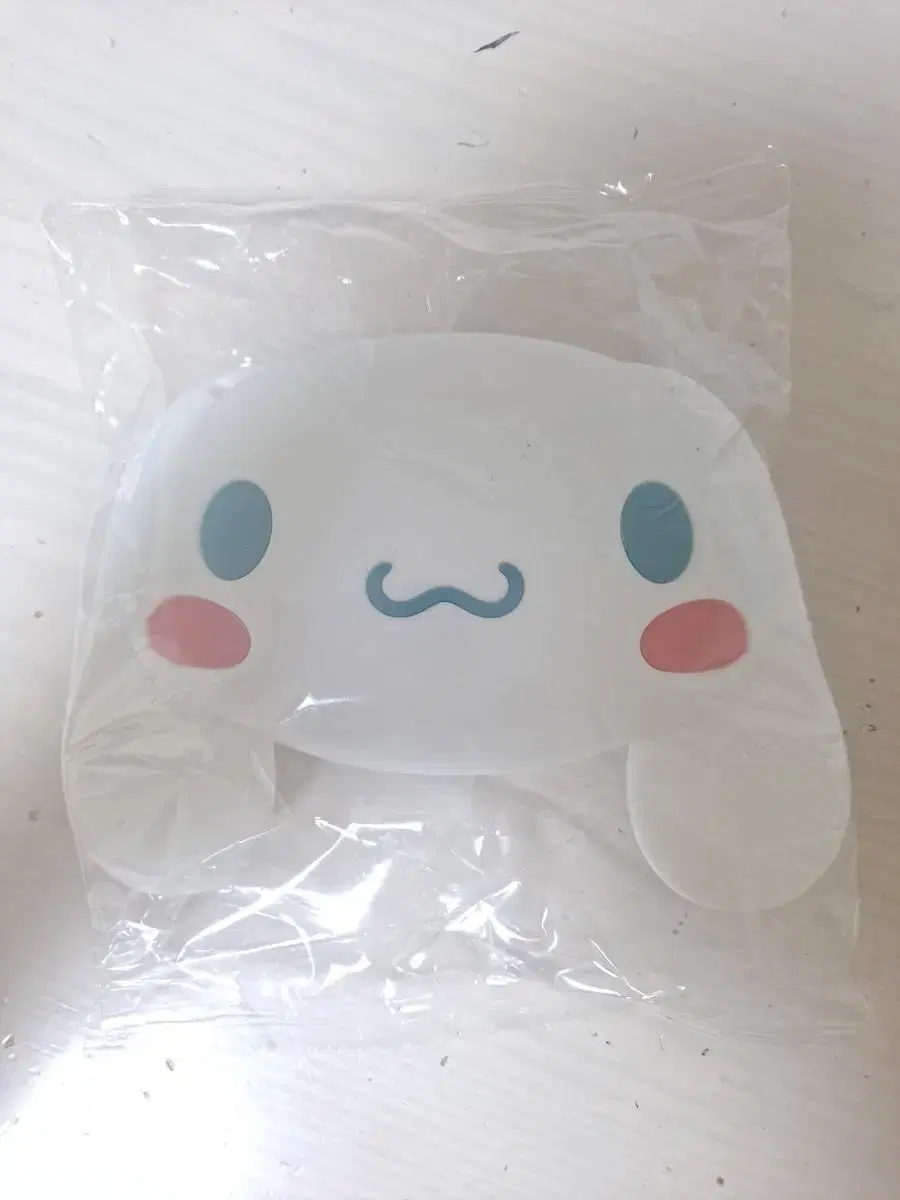 Sanrio Cinnamon Roll Pow (unsealed)