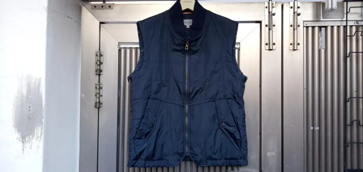 Series Casual Vest No. 95 in good condition