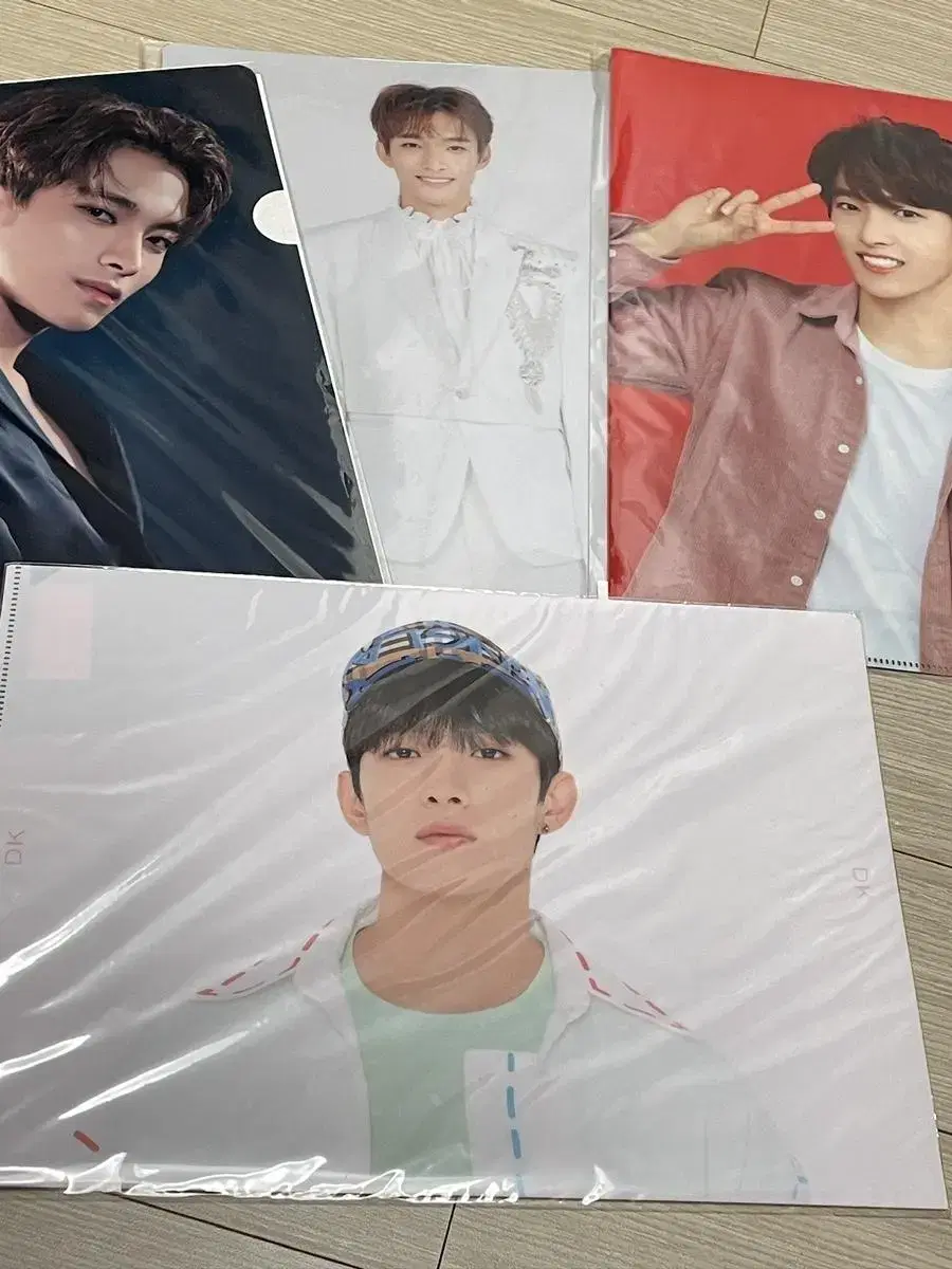 Seventeen dk sells clearfiles in bulk