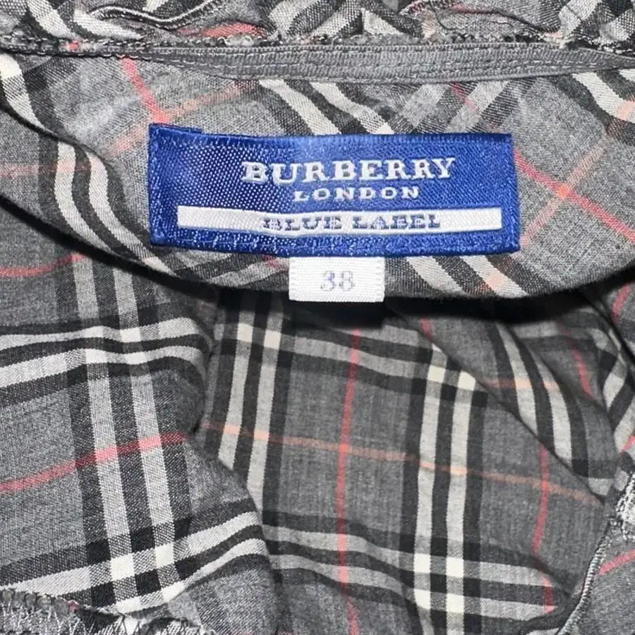 vintage burberry 프릴 티셔츠