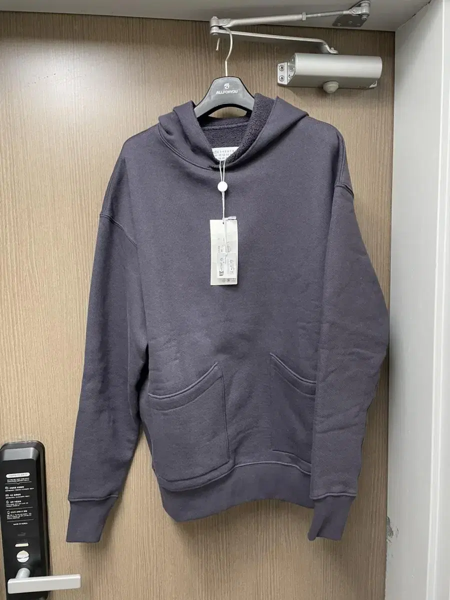 [L] Maison Margiela Two-Pocket Stitched Plum Hoodie