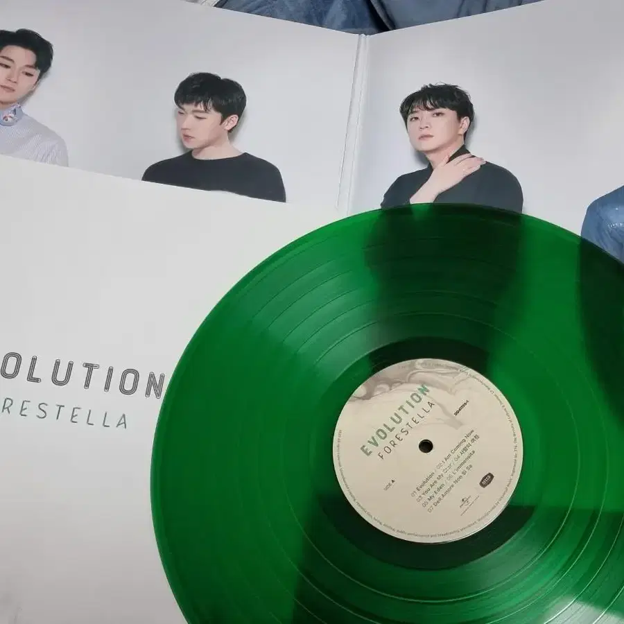 포레스텔라 1집 에볼루션 EVOLUTION LP 판매 양도 합니다