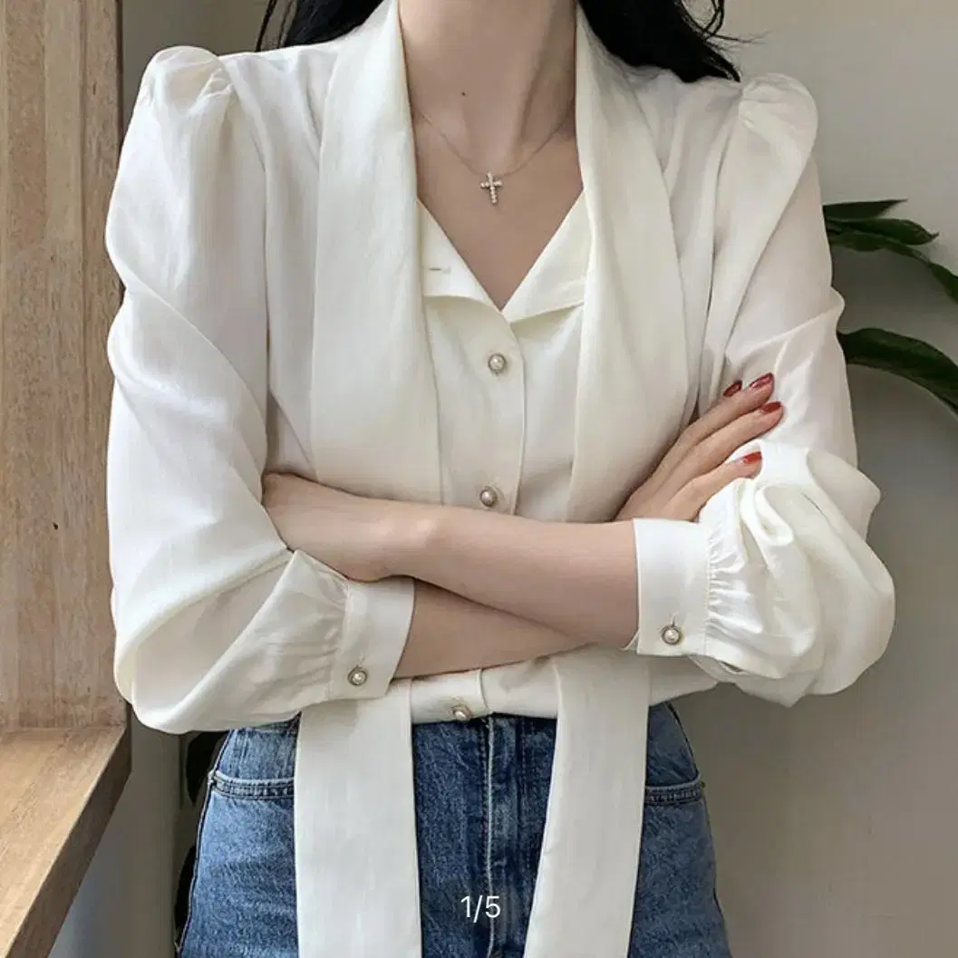 아이링마켓 pearl button tie blouse