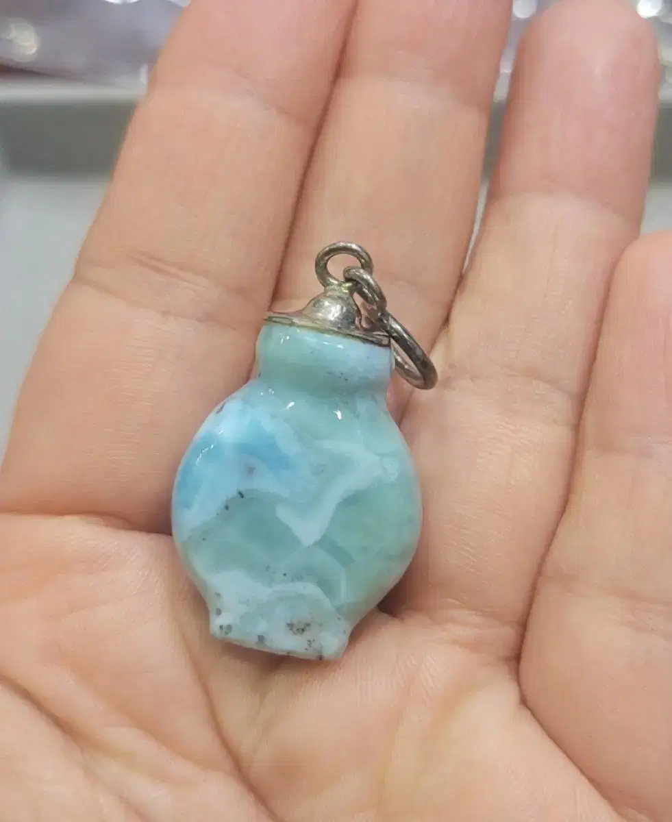 Rima gemstone pendant