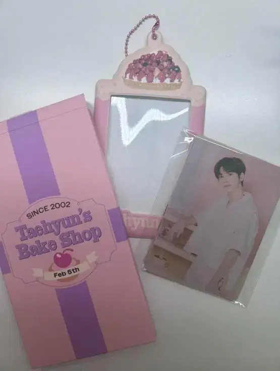 Below cost) txt taehyun kang taehyun birthday md WTS of photocard sets