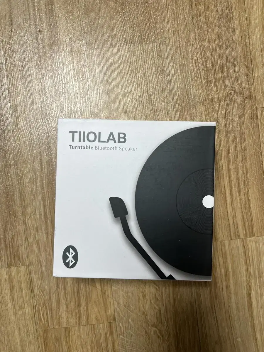 We sell turntable Bluetooth speakers