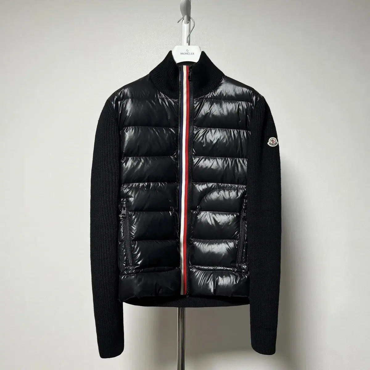 [M.size] Moncler Maglione tricot glossy three-wire knit padded black