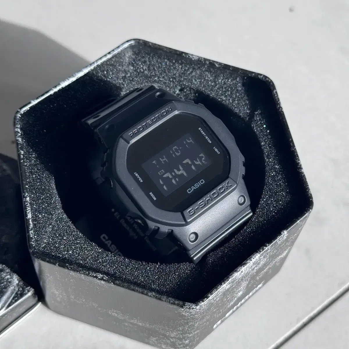 지샥 시계 g shock dw-5600bb-1