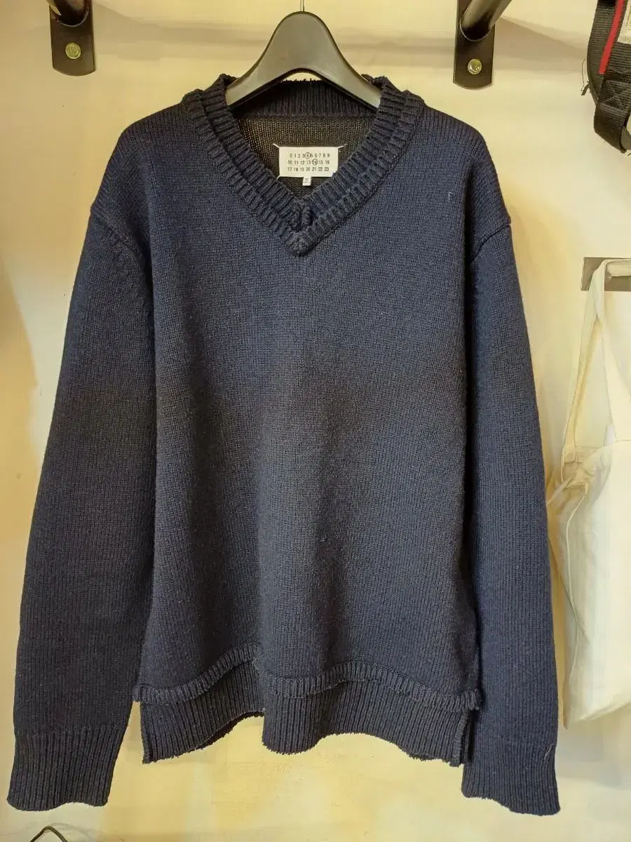 Maison Margiela Elbow-patch V-neck knit dark navy size M