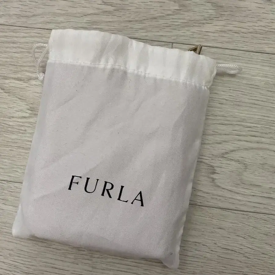 Furla 빨간색 지갑