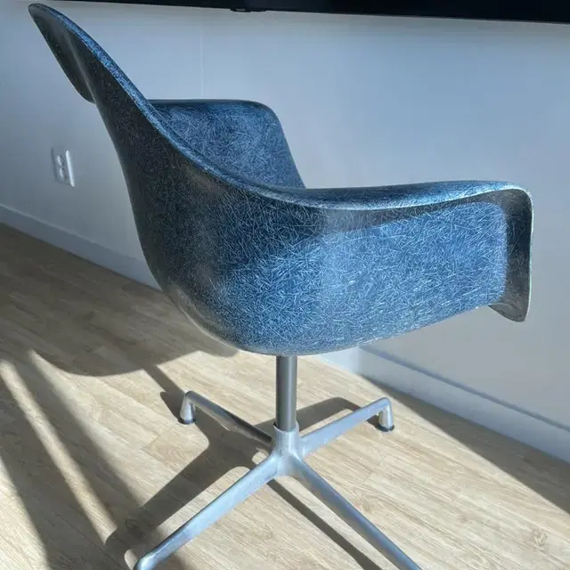 임스 eames 암 쉘 체어 허먼밀러