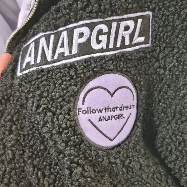 anap girl 뽀글이숏점퍼 M사이즈 66까지