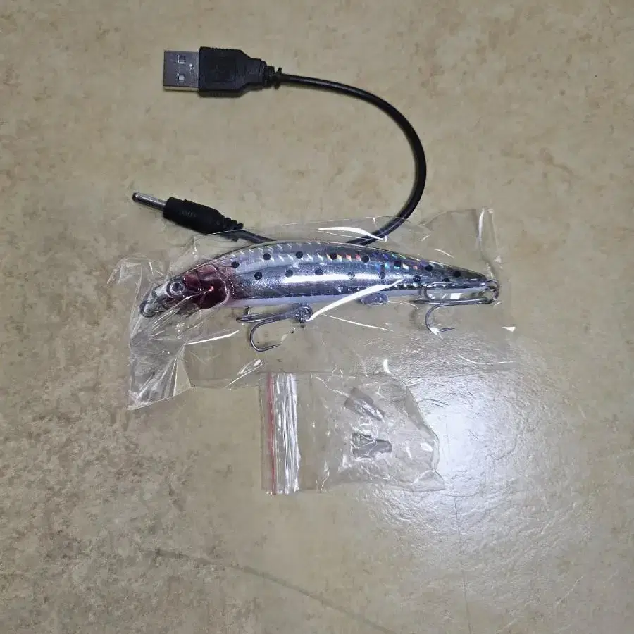 USB 충전식 진동 LED루어 미노우