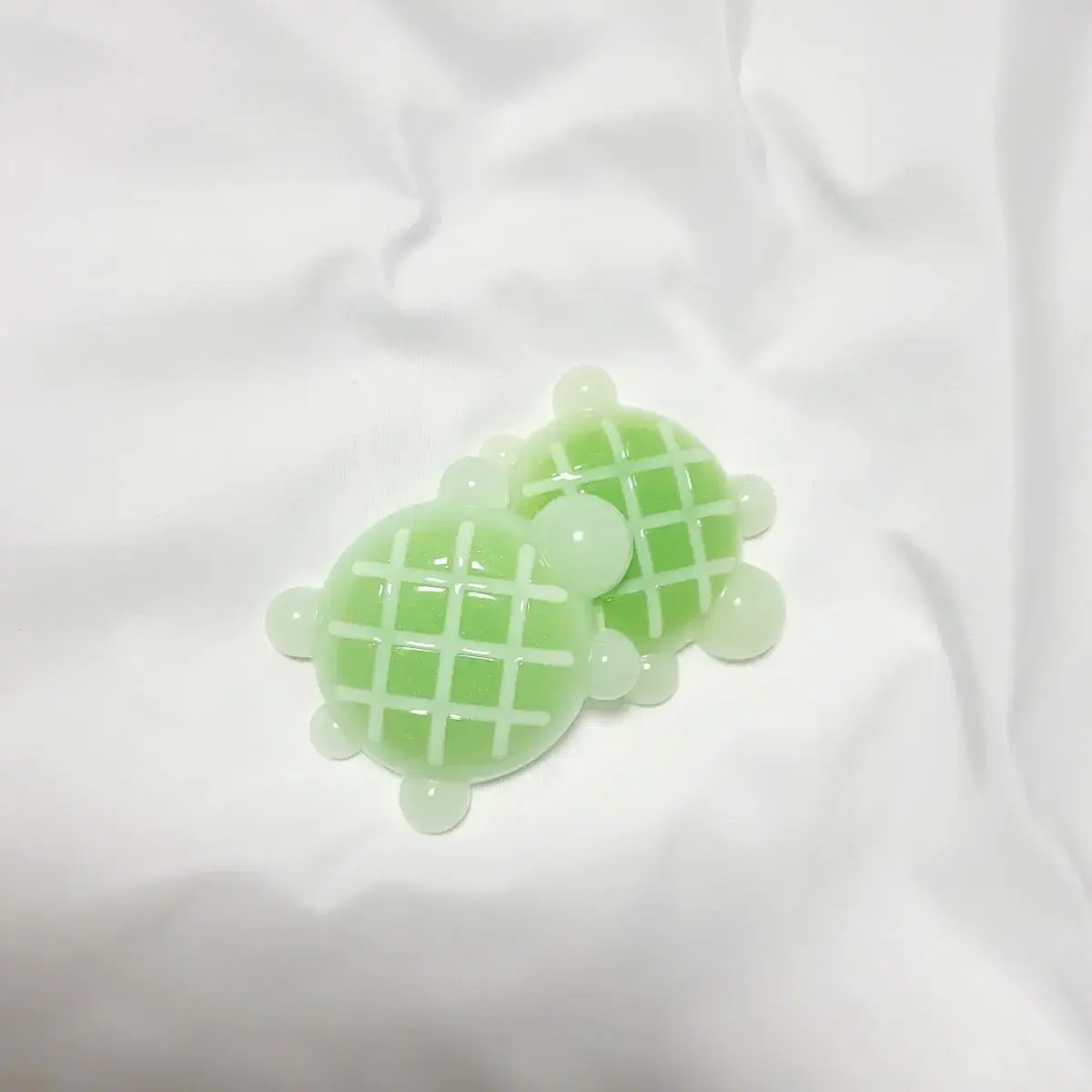 Lucky Melon Bread Keyring/GripeTalk/Full of Service